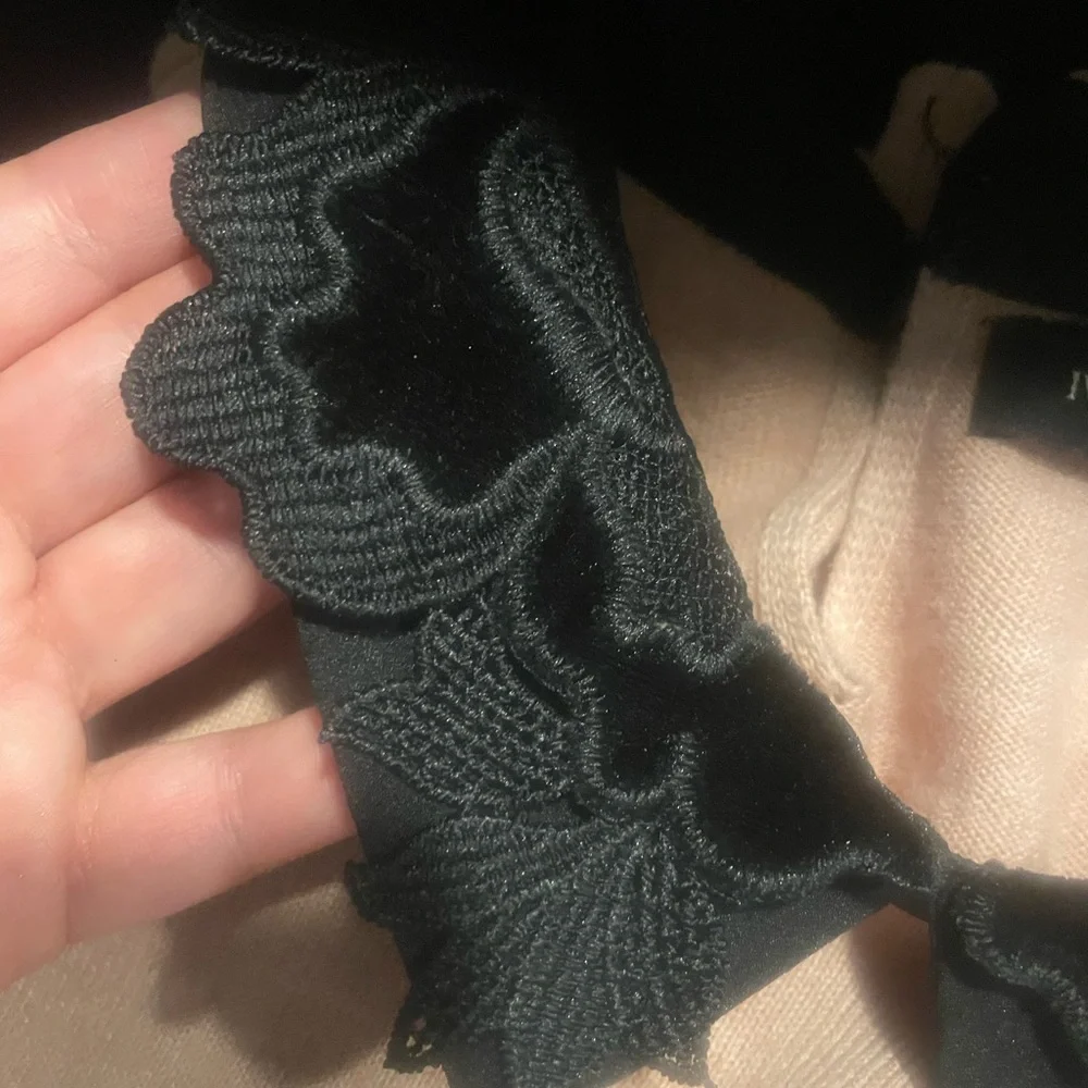 Ivanka Trump Sweater Large - Picture 6 of 7